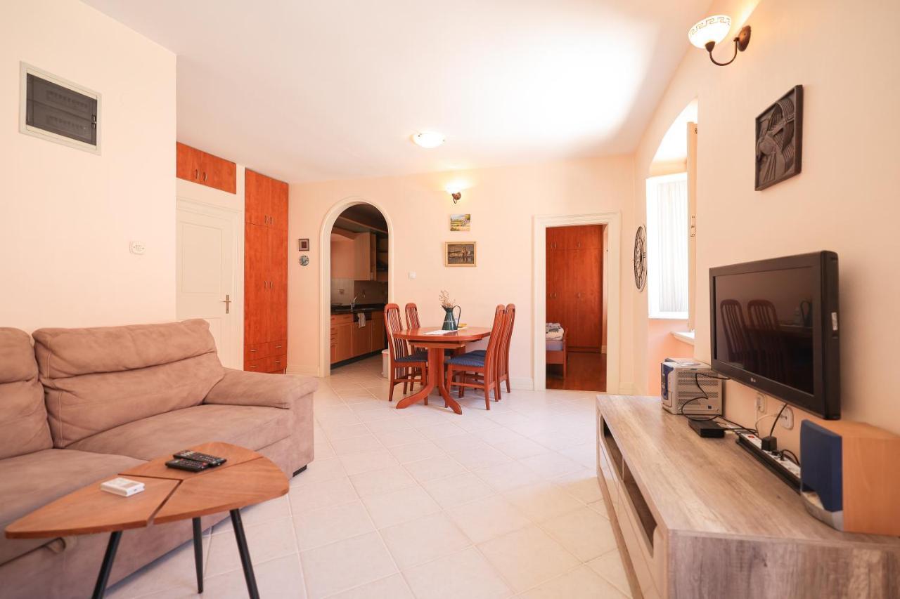 Two Bedroom Apartment In City Center Igor 자다르 외부 사진